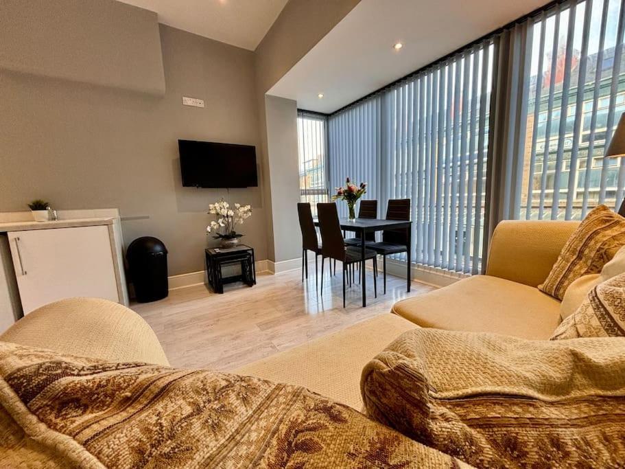 Teds Apartments-town Centre-apt2