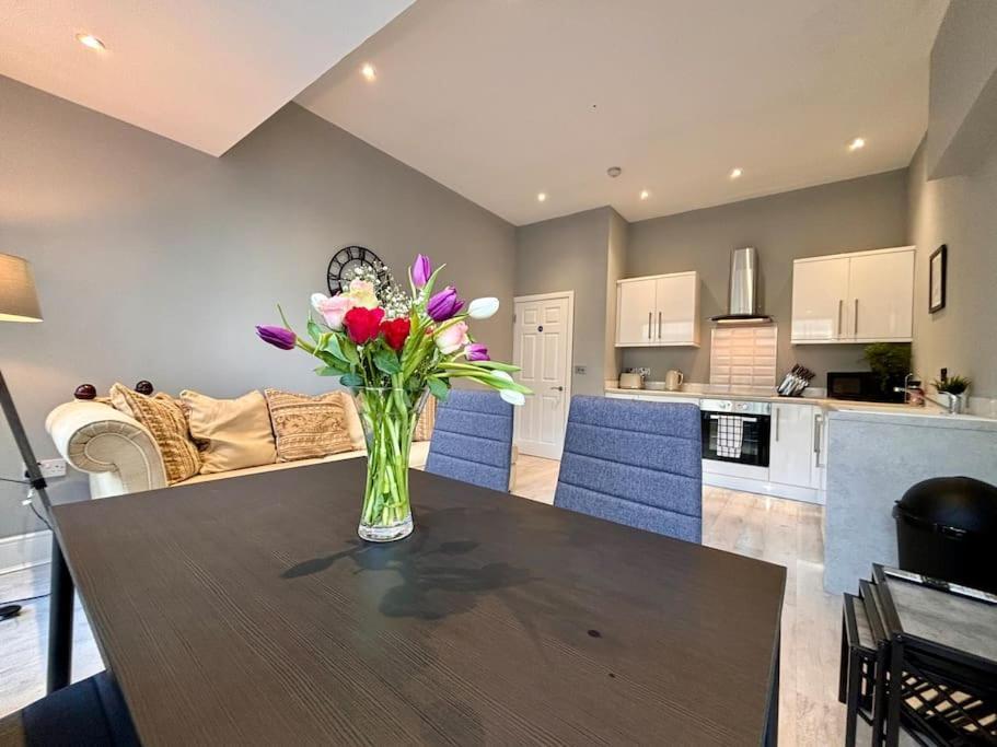 Teds Apartments-town Centre-apt2 Apartment Blackpool