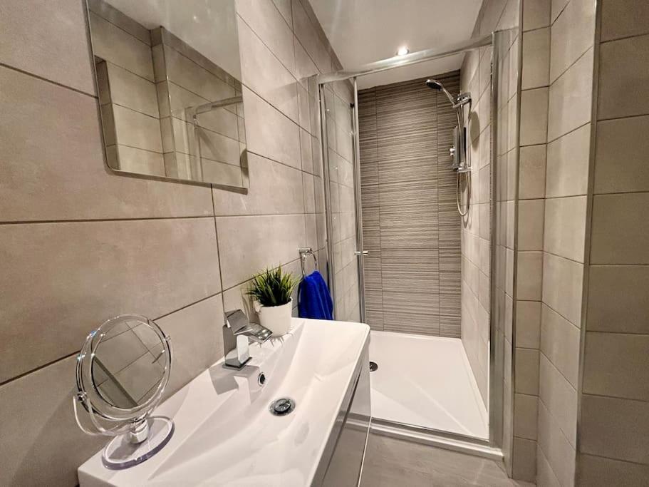 Teds Apartments-town Centre-apt2 * Blackpool